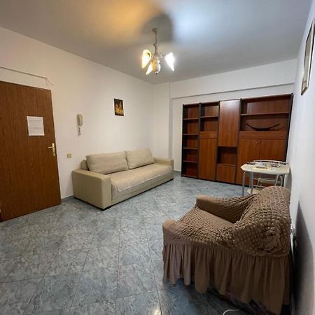 Luanaapartments #2 Otopeni Luaran gambar